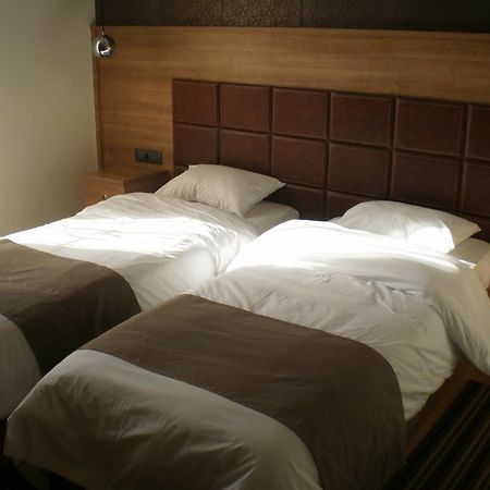 Metropolis Hotel Серес Екстериор снимка