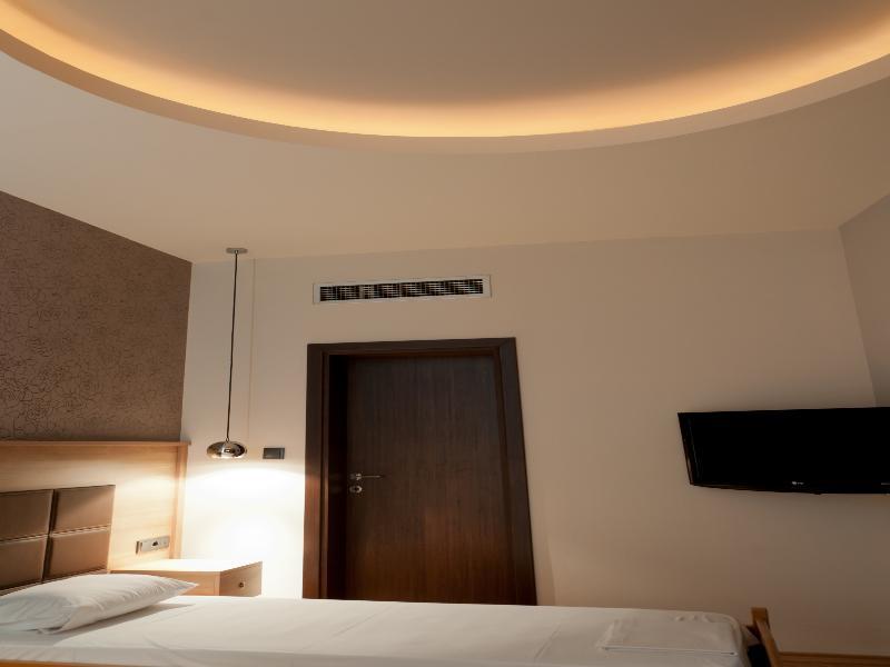 Metropolis Hotel Серес Екстериор снимка