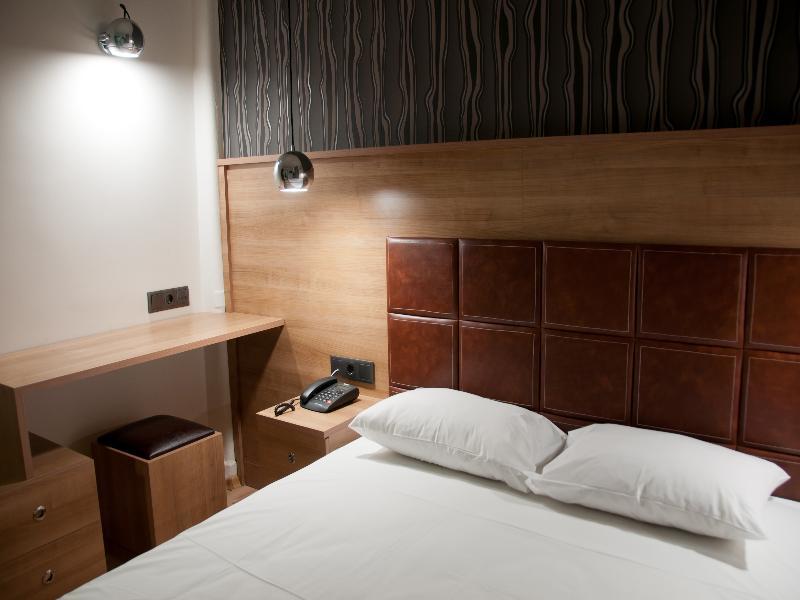 Metropolis Hotel Серес Екстериор снимка