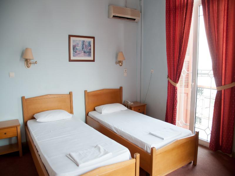 Metropolis Hotel Серес Екстериор снимка