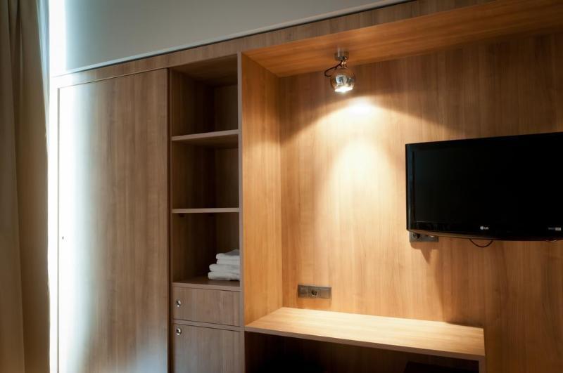 Metropolis Hotel Серес Екстериор снимка